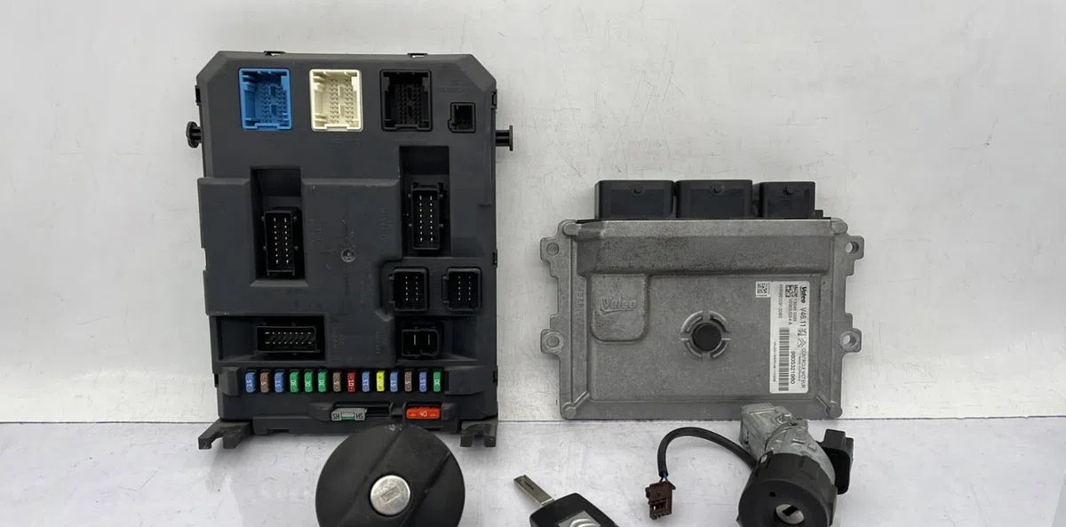 Calculateur moteur CITROEN C3 2 PHASE 2 occasion — photo 2