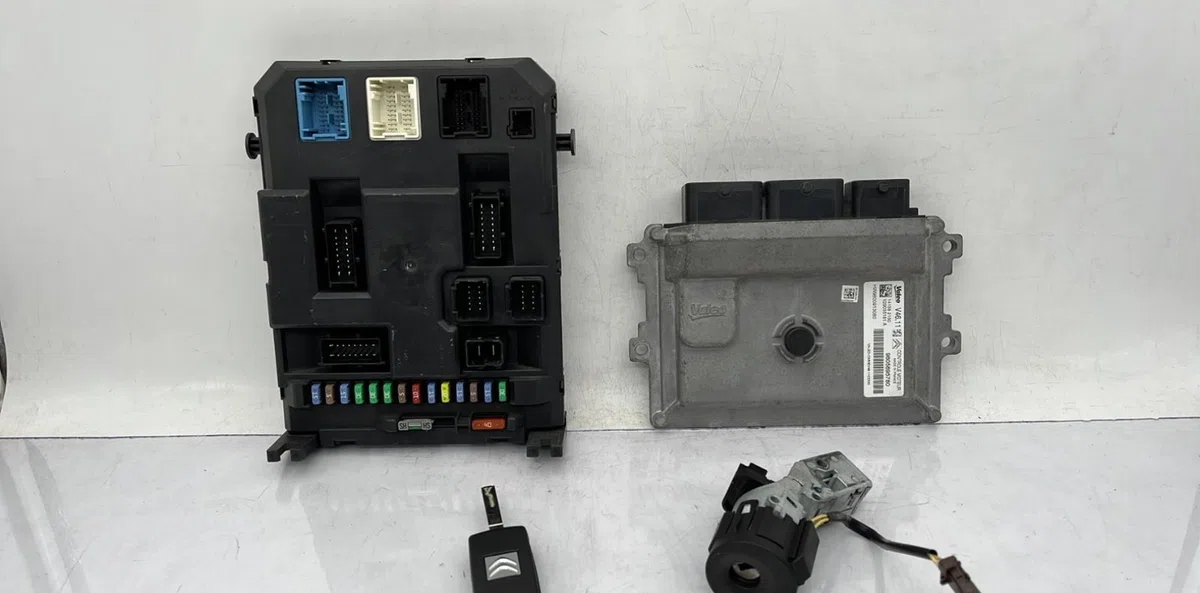 Calculateur moteur CITROEN C3 2 PHASE 2 occasion — photo 2