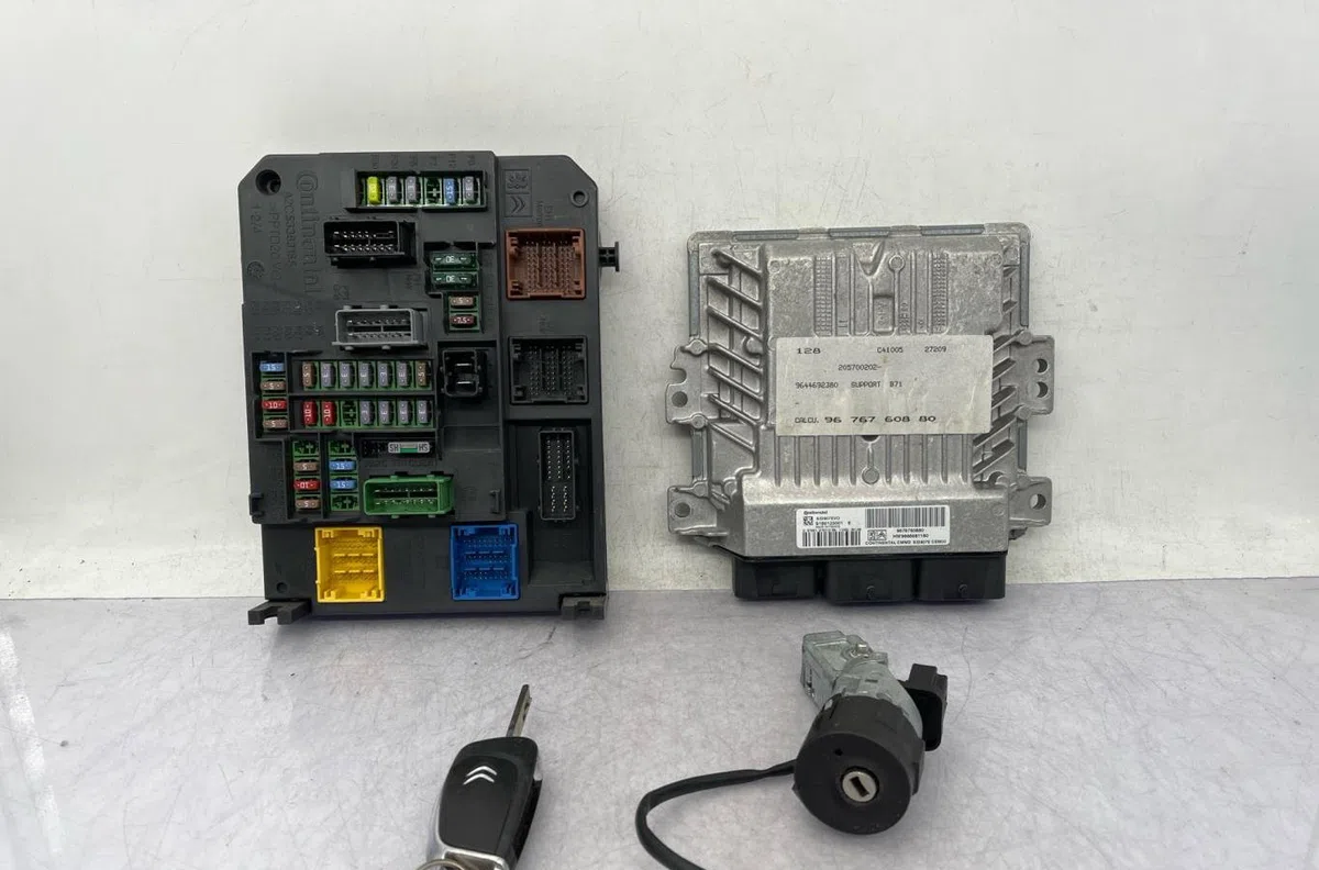 Calculateur moteur CITROEN C4 2 PHASE 1 occasion — photo 3