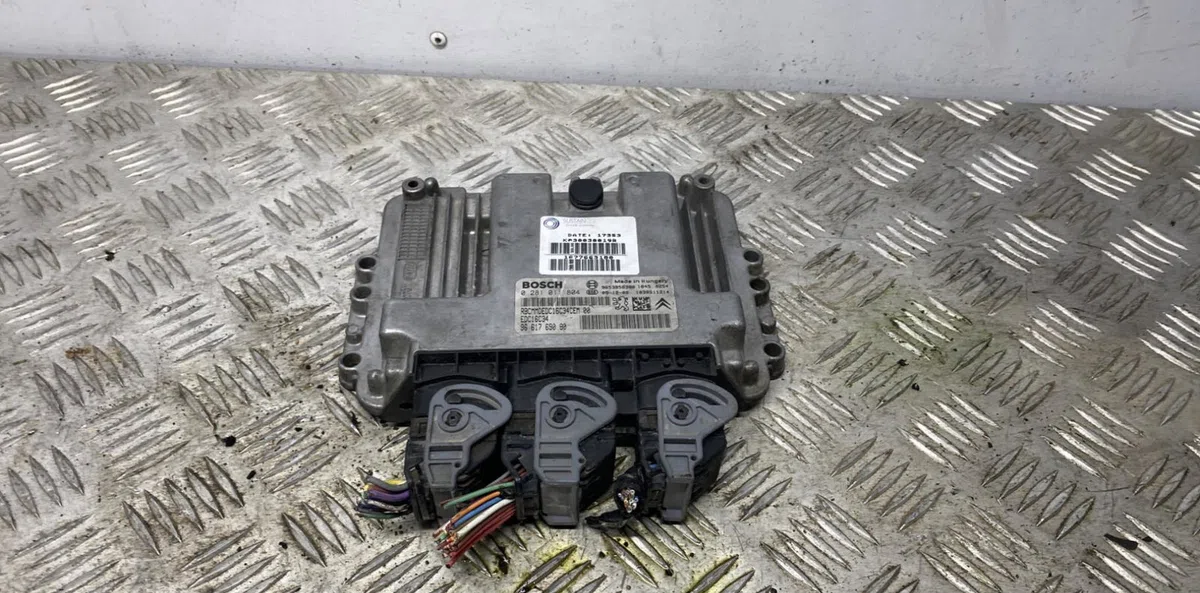Calculateur moteur CITROEN JUMPY 2 occasion — photo 4