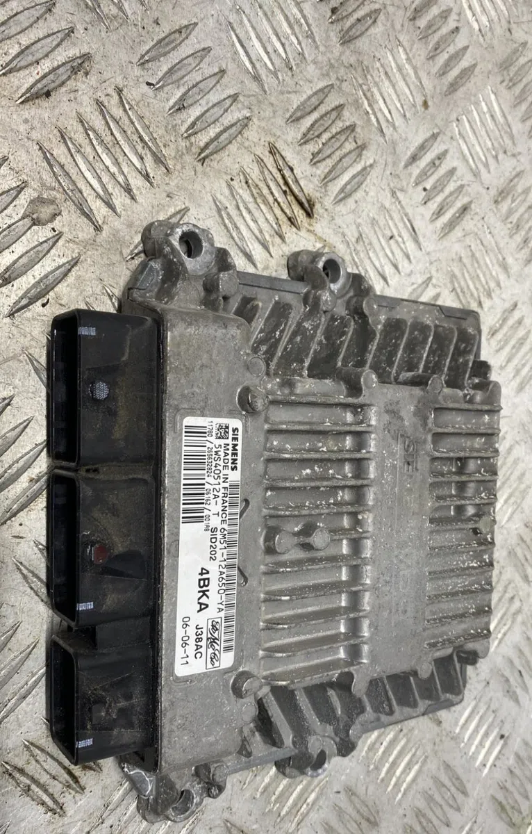 Calculateur moteur FORD FOCUS 2 PHASE 1 occasion — photo 4
