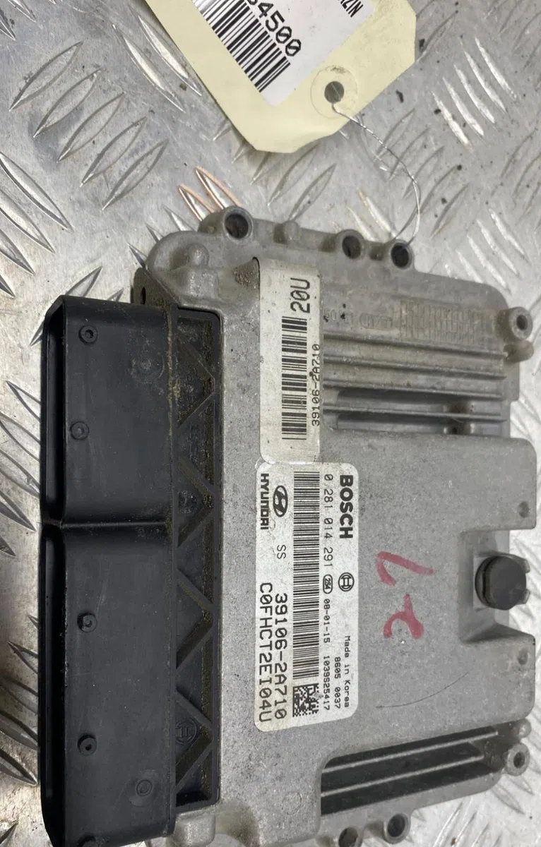Calculateur moteur HYUNDAI I 30 1 PHASE 1 BREAK occasion — photo 2