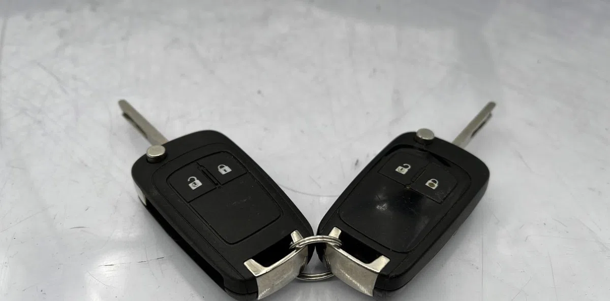 Calculateur moteur OPEL CORSA E occasion — photo 4