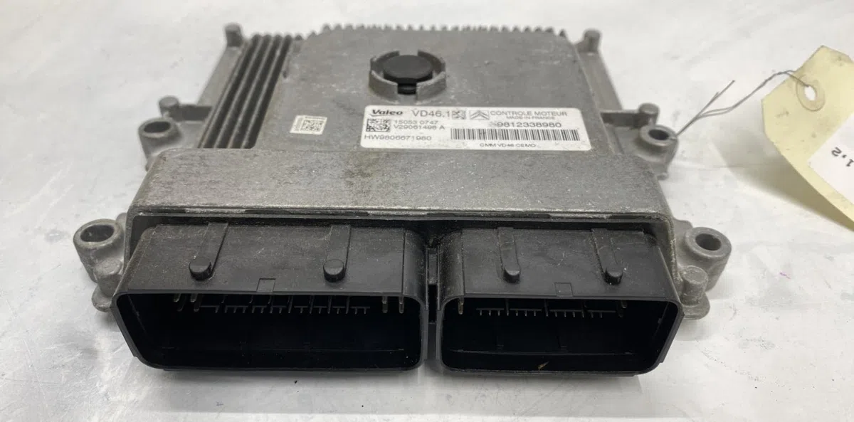 Calculateur moteur Peugeot 2008 I (CU_) 1.2 thp 110 - puretech 110 (2015) 5 portes occasion — photo 2