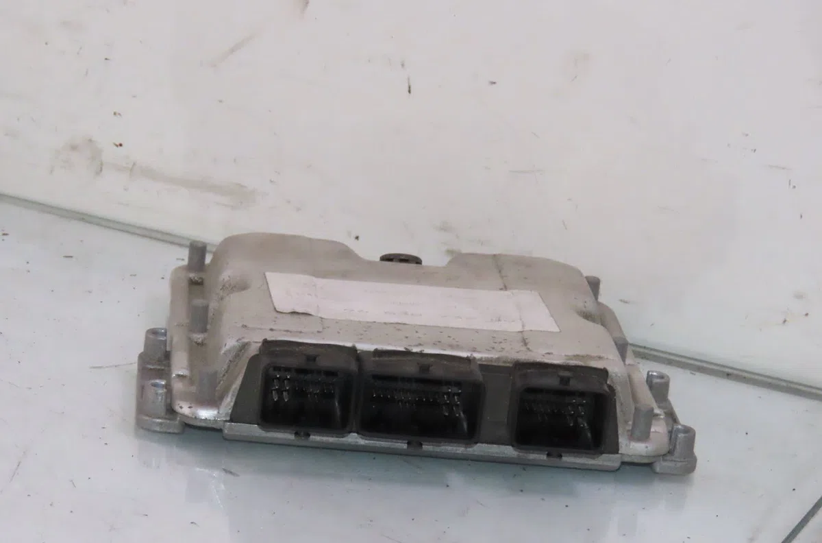 Calculateur moteur PEUGEOT 307 2004 occasion — photo 2