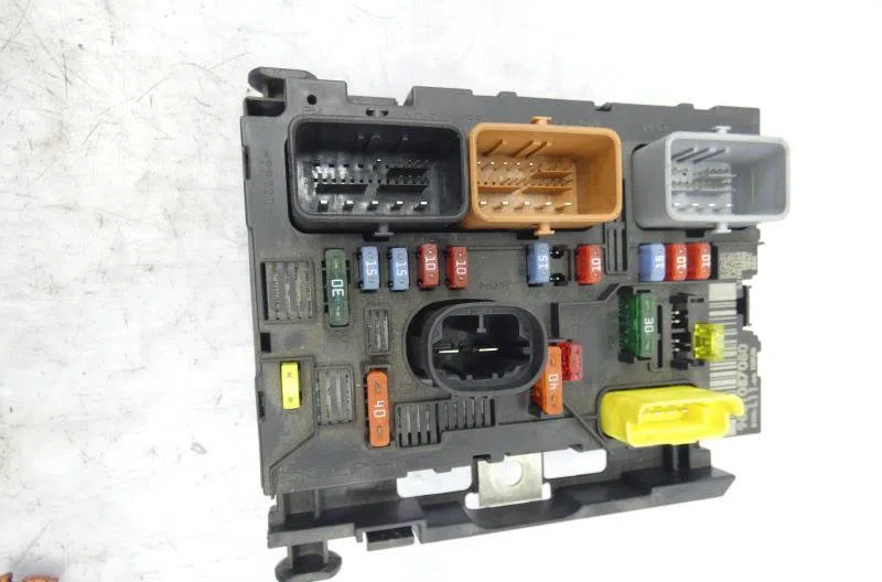 Calculateur moteur PEUGEOT 307 PHASE 2 BREAK occasion — photo 3