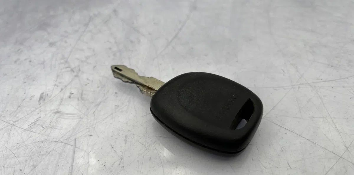 Calculateur moteur RENAULT CLIO 2 PHASE 1 occasion — photo 2