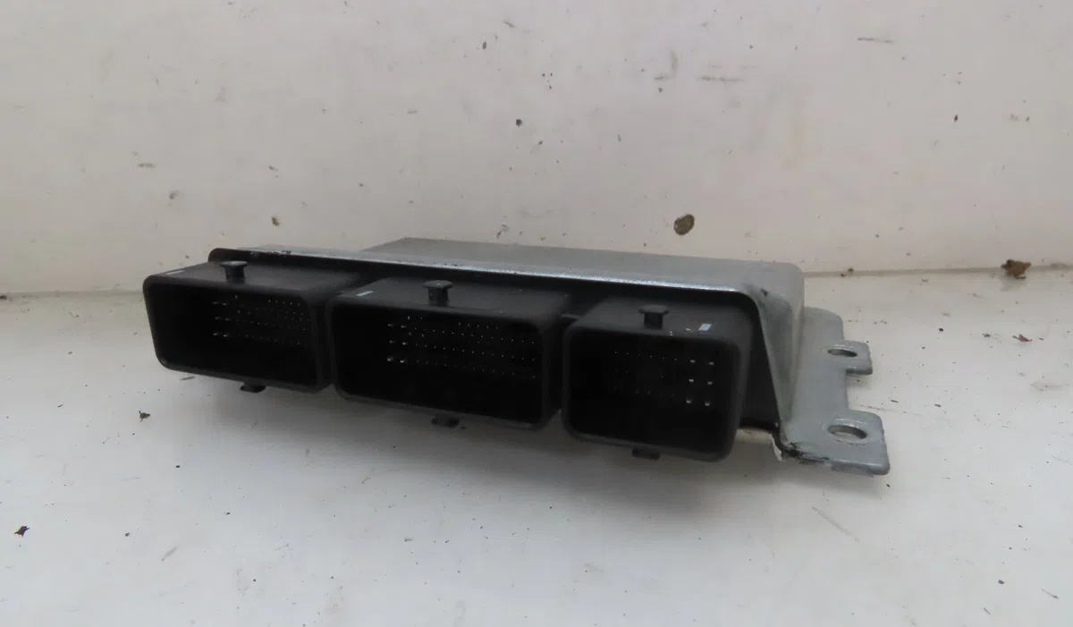 Calculateur moteur RENAULT CLIO 2020 occasion — photo 2