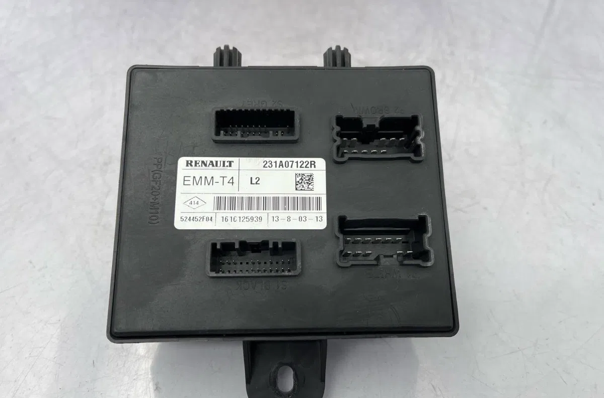 Calculateur moteur RENAULT CLIO 4 PHASE 1 BREAK occasion — photo 2