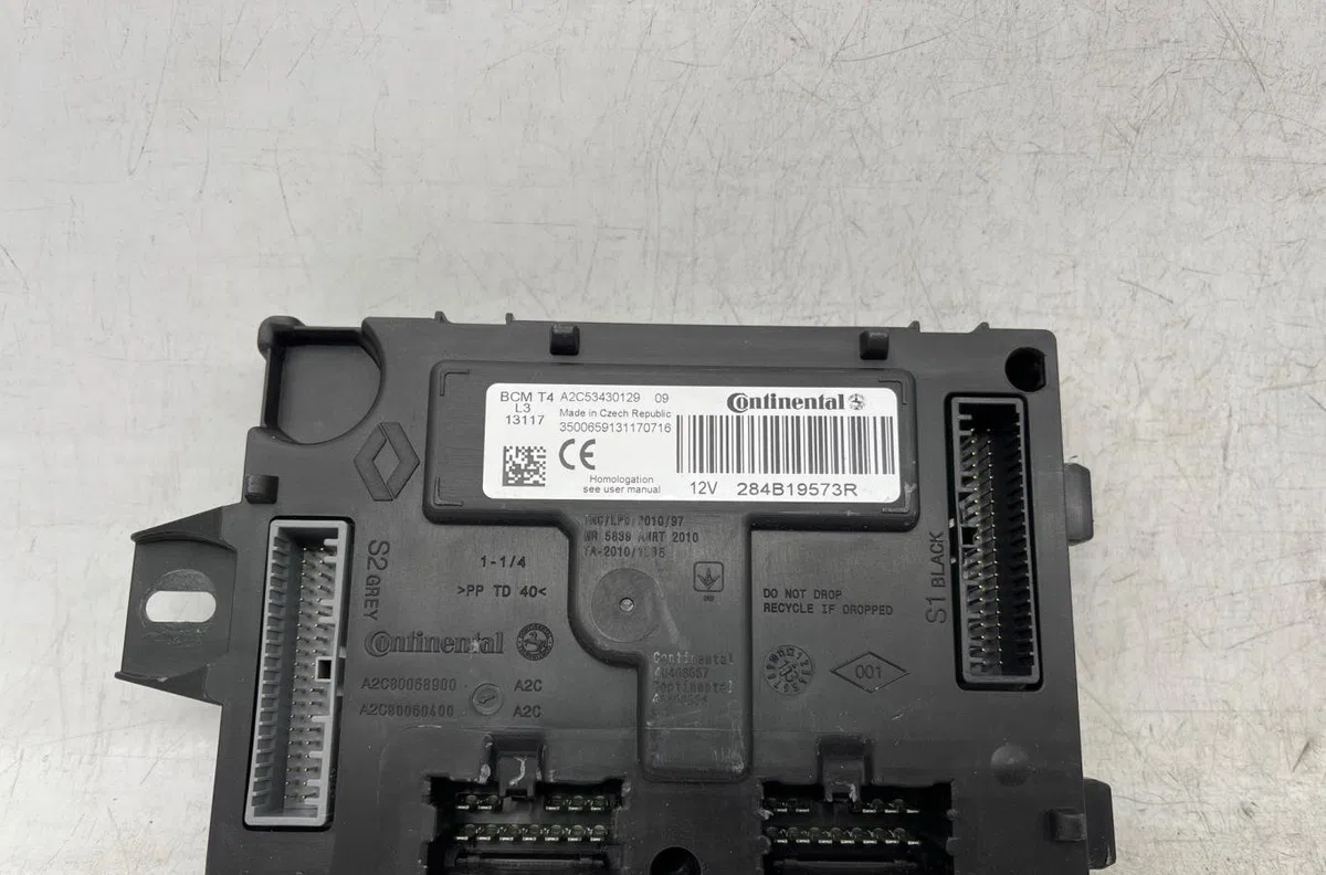 Calculateur moteur RENAULT CLIO 4 PHASE 1 BREAK occasion — photo 3