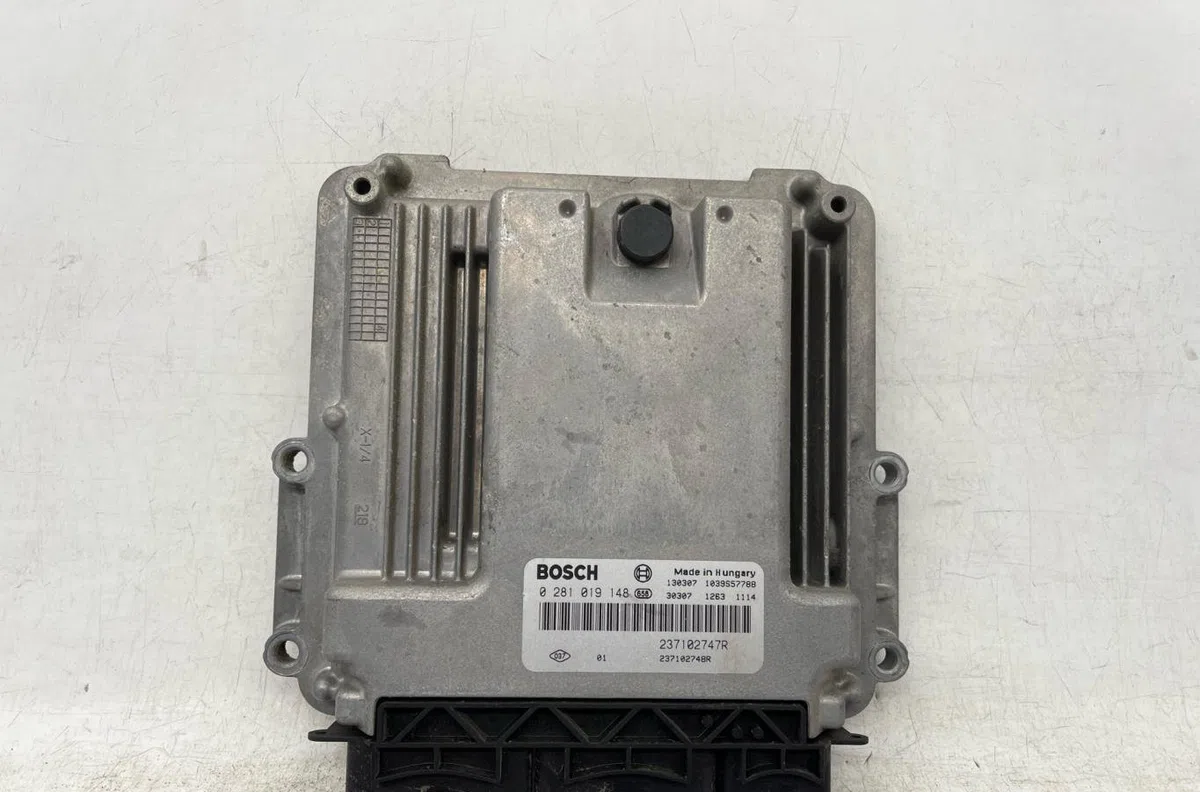 Calculateur moteur RENAULT CLIO 4 PHASE 1 BREAK occasion — photo 4