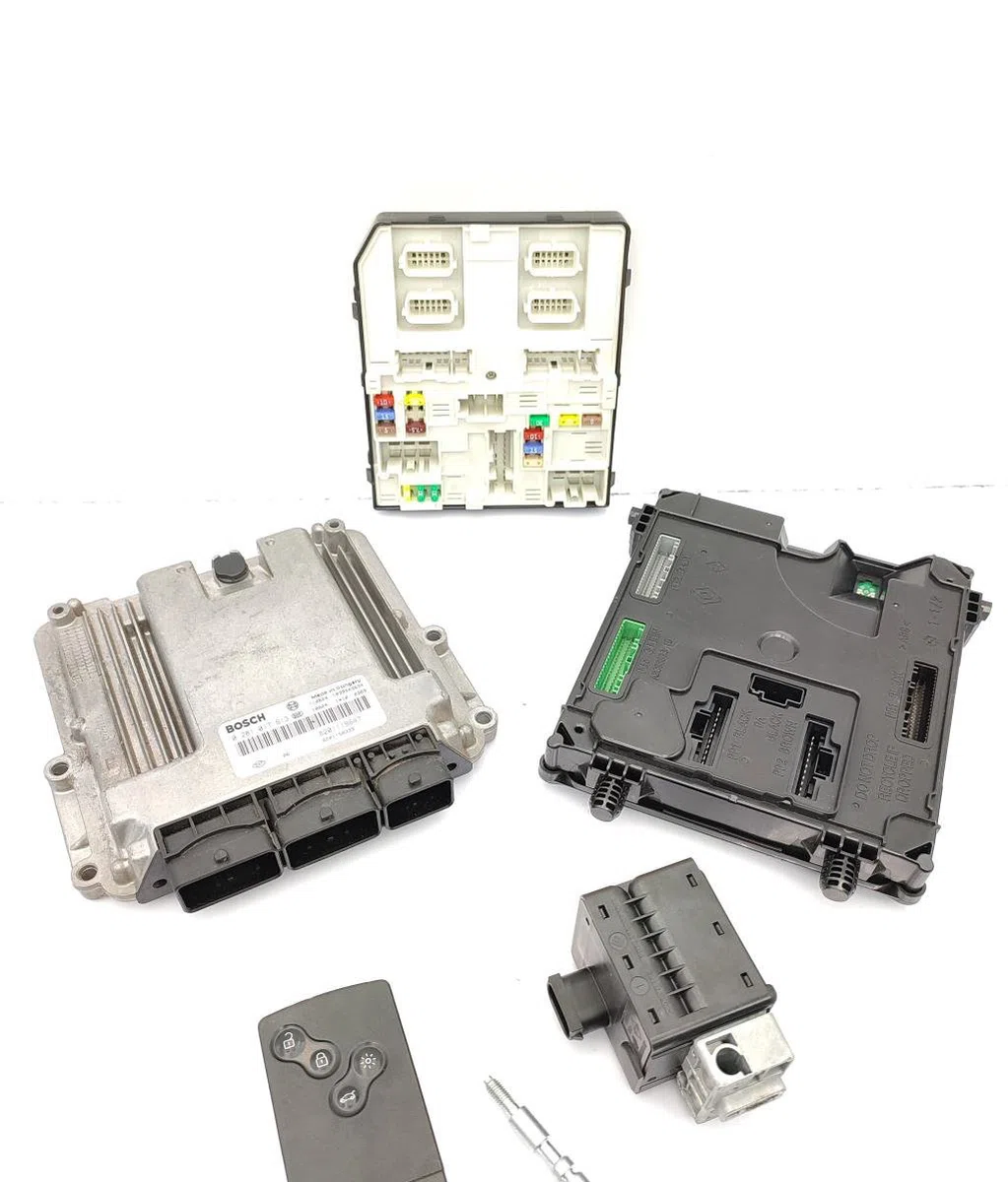 Calculateur moteur RENAULT LAGUNA 3 PHASE 2 BREAK occasion — photo 2