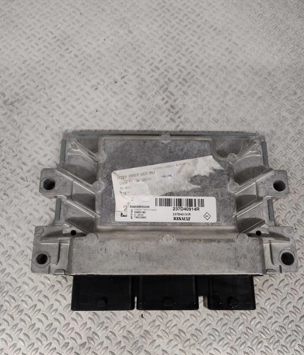 Calculateur moteur RENAULT MASTER 3 PHASE 3 occasion — photo 2