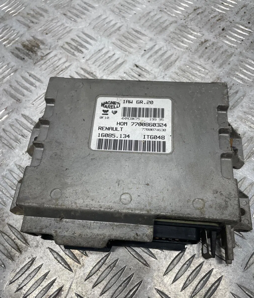 Calculateur moteur RENAULT TWINGO 1 PHASE 1 occasion — photo 4