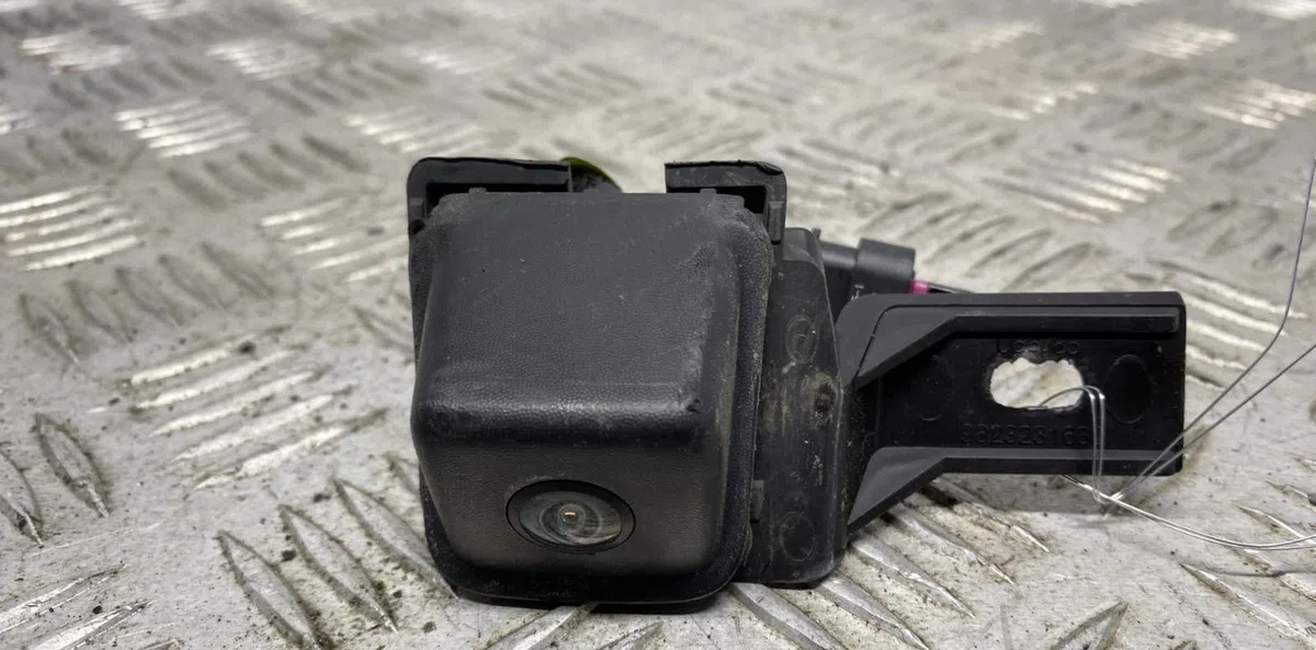 Camera de stationnement ar PEUGEOT 208 2 PHASE 1 occasion — photo 4