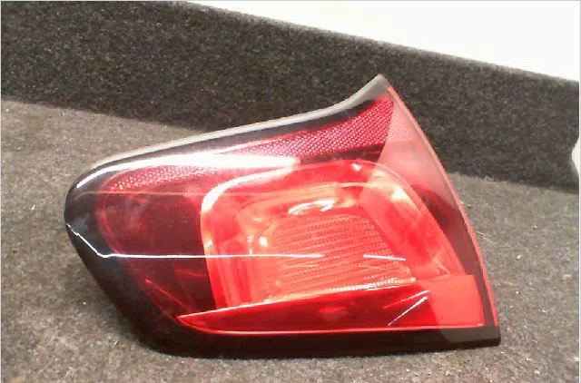 Catadioptre arg Citroën C3 II (SC_) 1.4 vti 95 (2009) occasion — photo 2