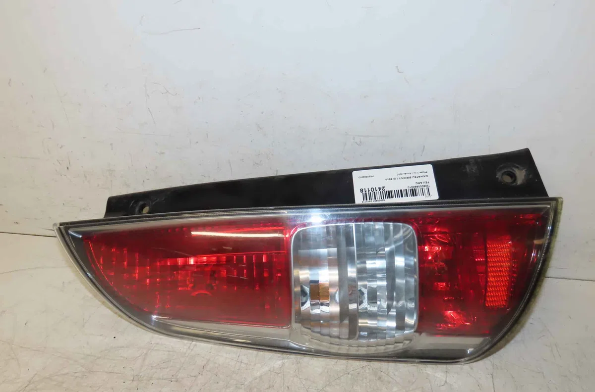 Catadioptre arg DAIHATSU SIRION II occasion — photo 2