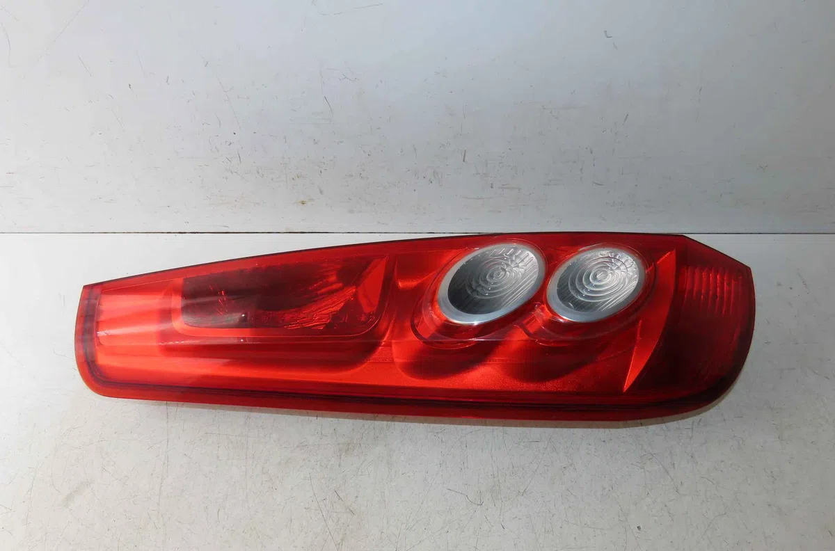 Catadioptre arg FORD FIESTA V occasion — photo 2