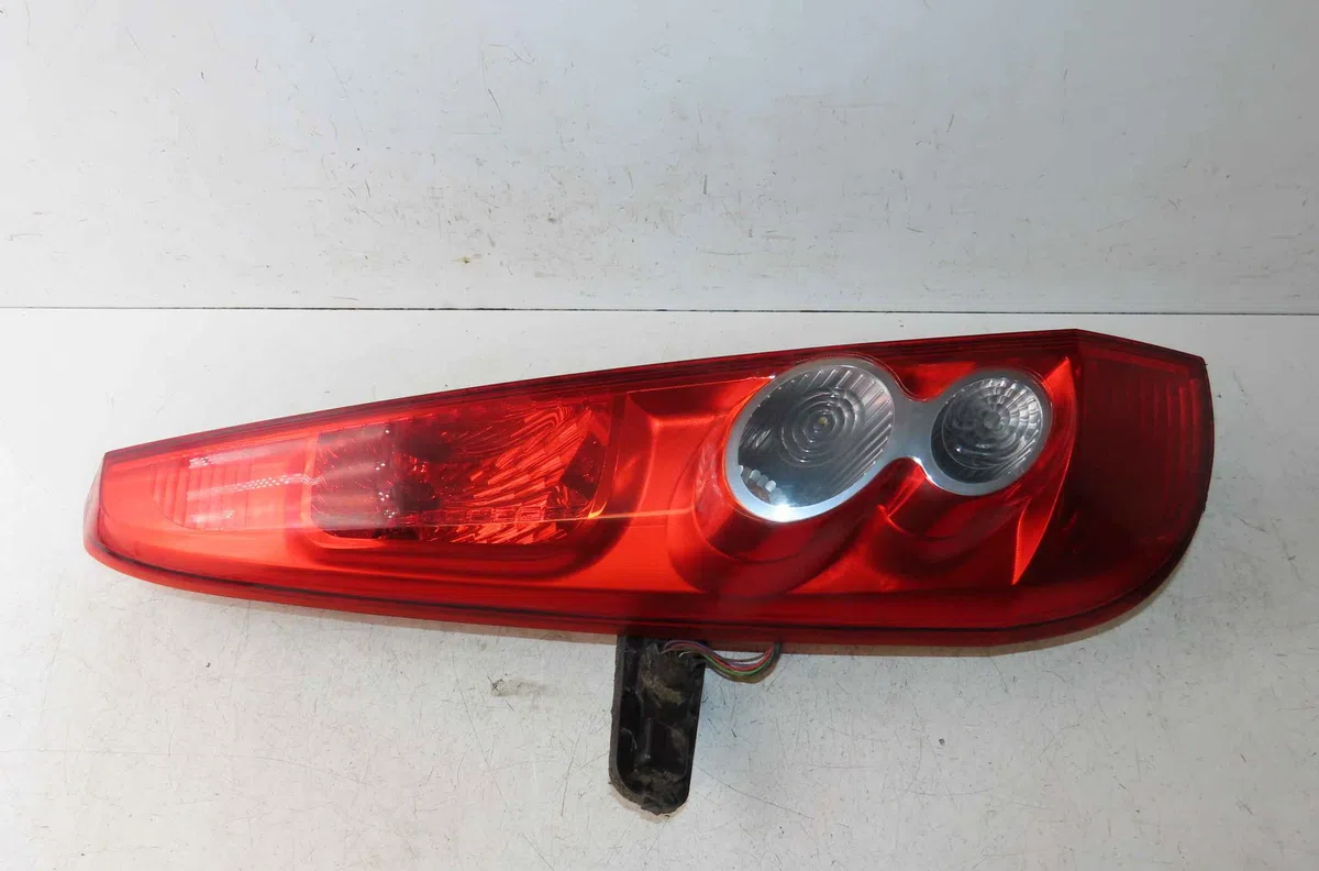 Catadioptre arg FORD FIESTA V occasion — photo 2