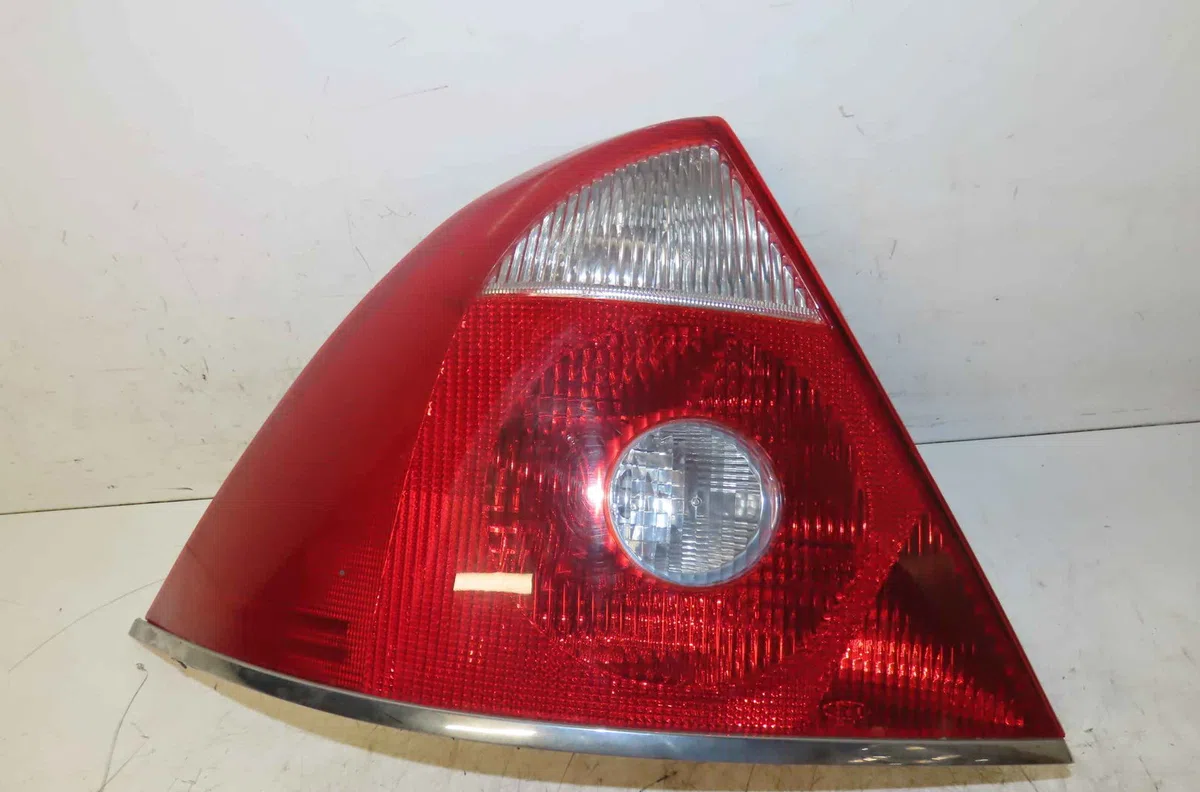 Catadioptre arg FORD MONDEO II occasion — photo 2