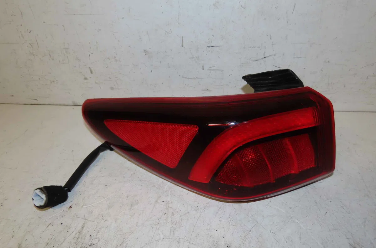 Catadioptre arg HYUNDAI KONA I occasion — photo 2