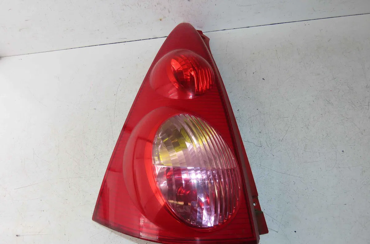 Catadioptre arg PEUGEOT 107 occasion — photo 2