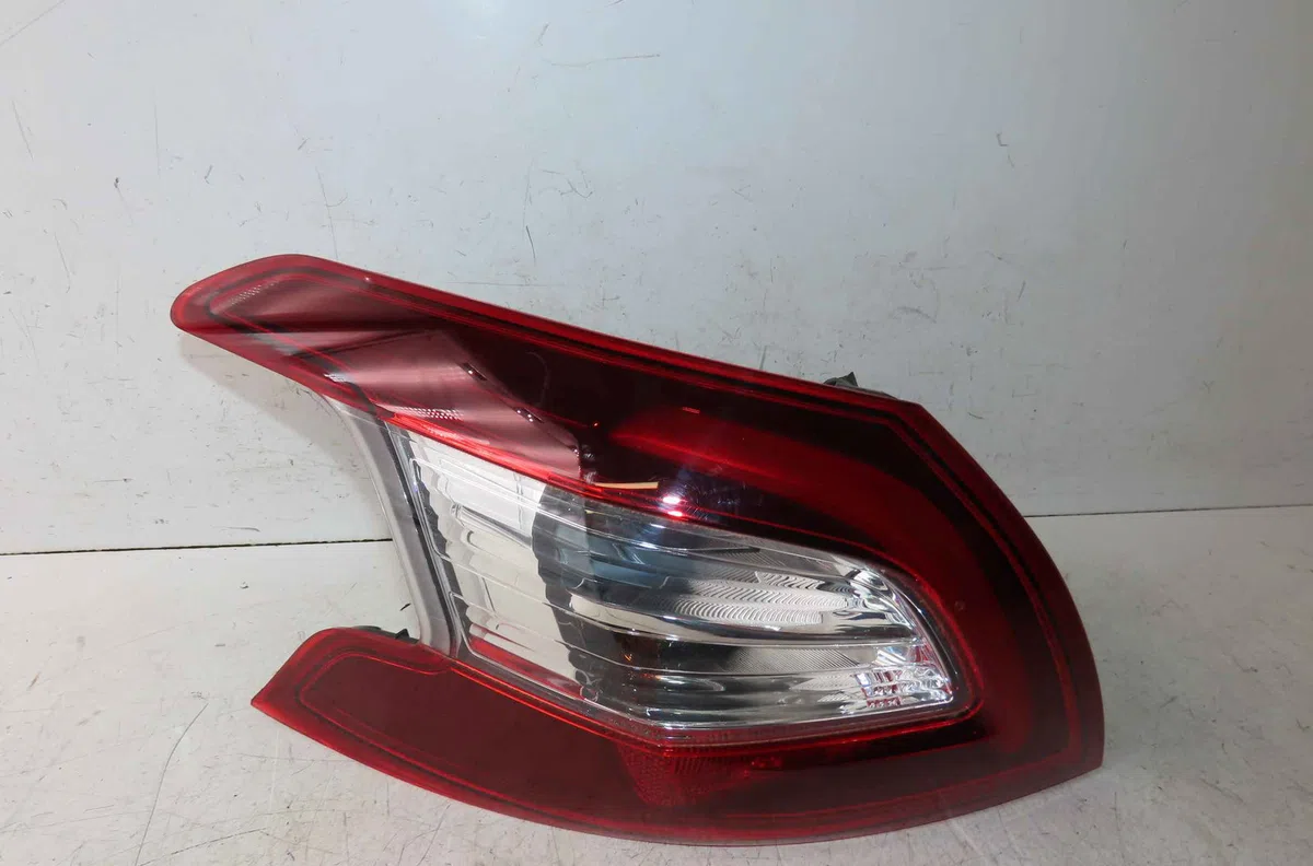 Catadioptre arg PEUGEOT 308 II occasion — photo 3