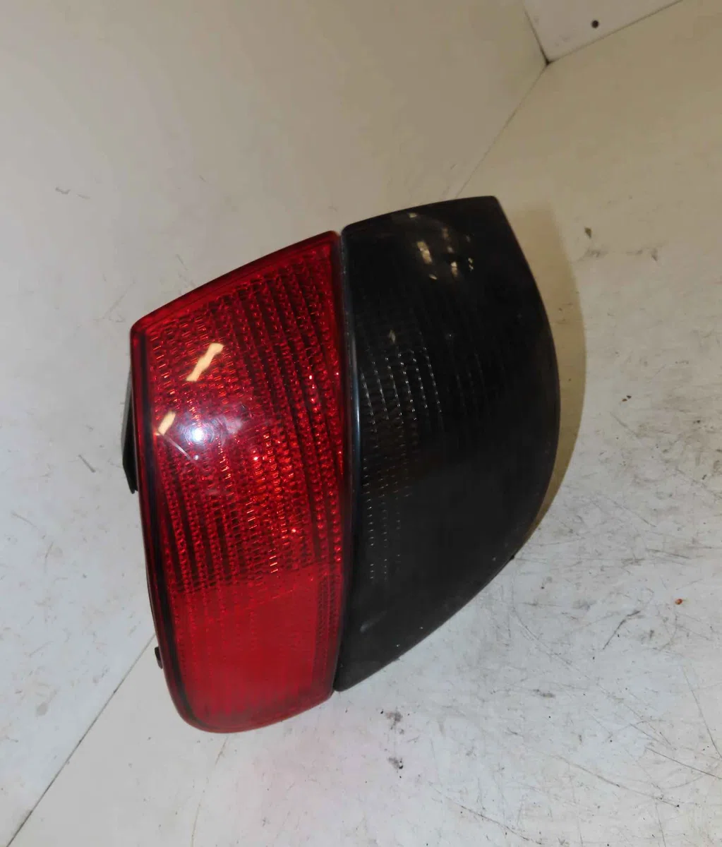 Catadioptre arg PEUGEOT 406 occasion — photo 2