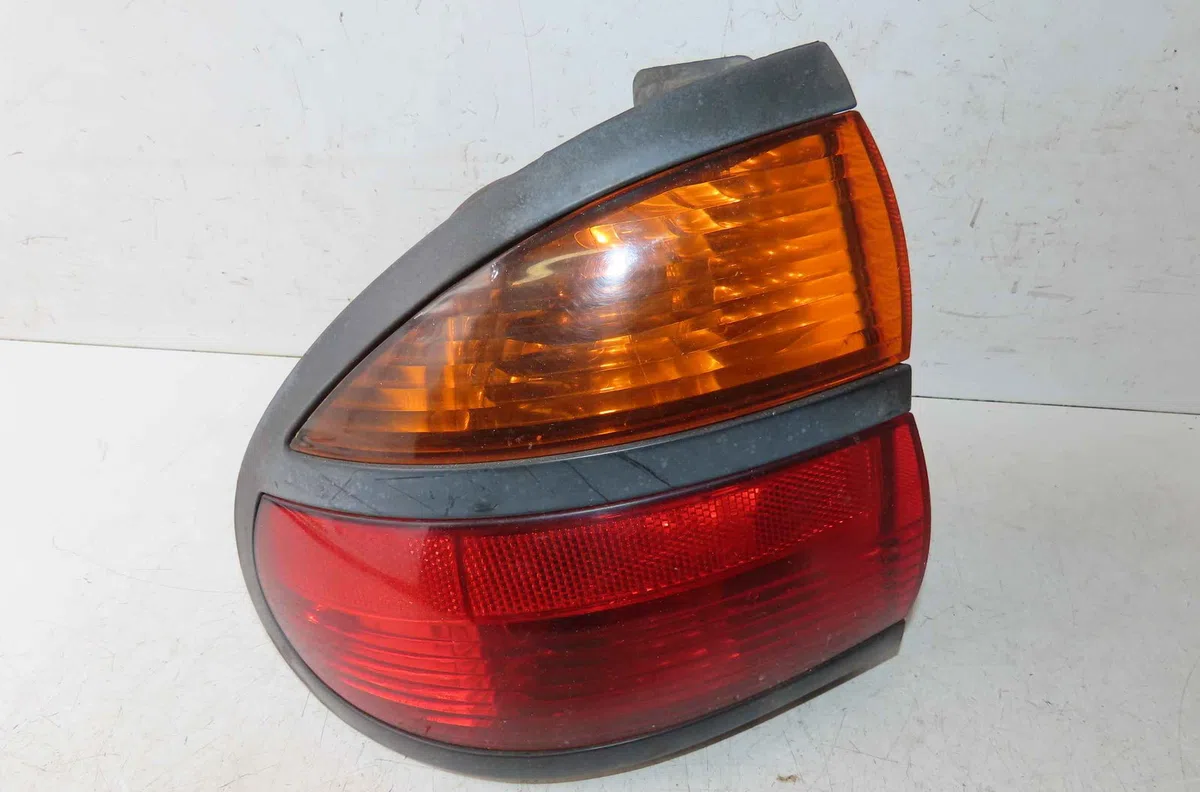 Catadioptre arg RENAULT LAGUNA  I occasion — photo 4