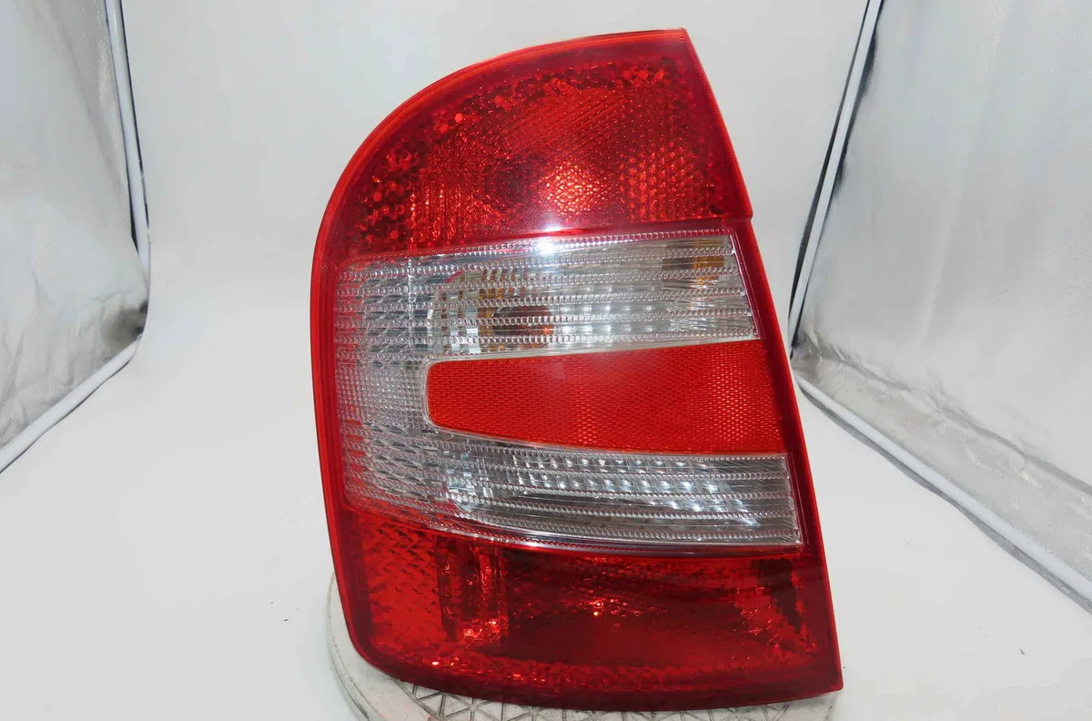 Catadioptre arg SKODA FABIA I occasion — photo 2