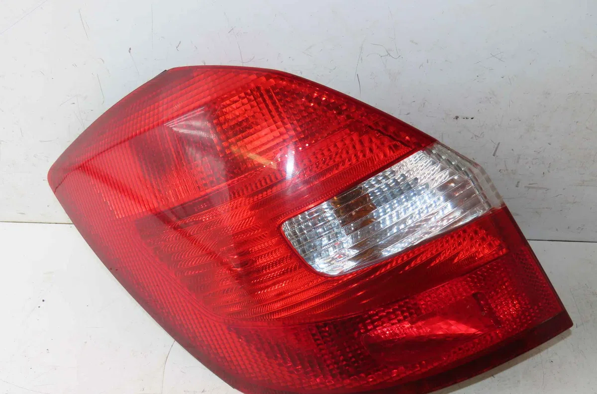 Catadioptre arg SKODA FABIA II occasion — photo 3