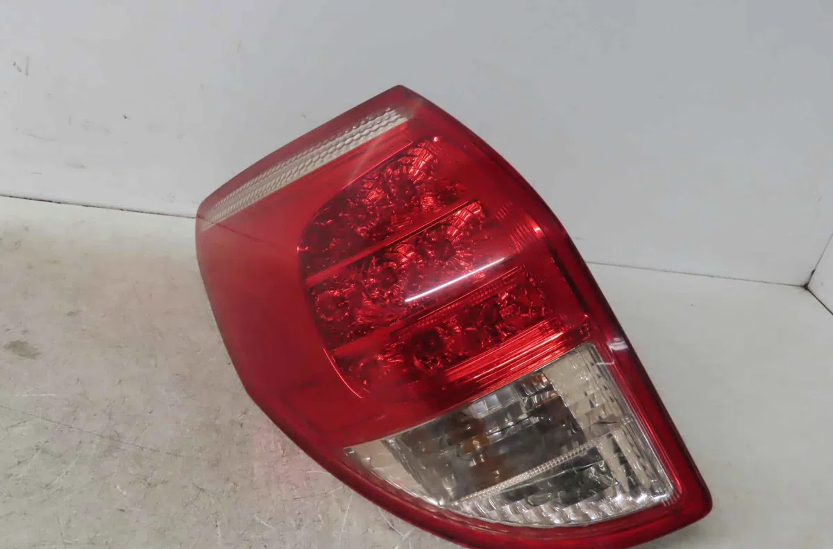 Catadioptre arg TOYOTA RAV4 III occasion — photo 2