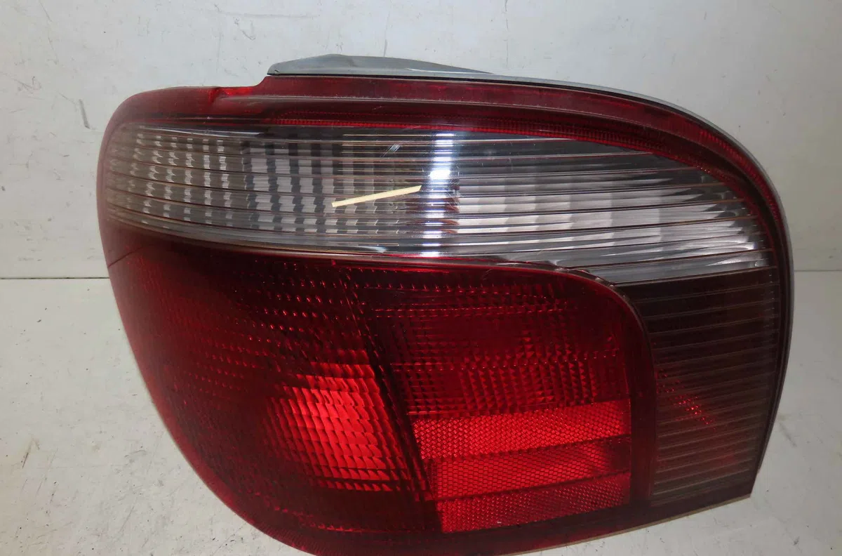 Catadioptre arg TOYOTA YARIS I occasion — photo 2