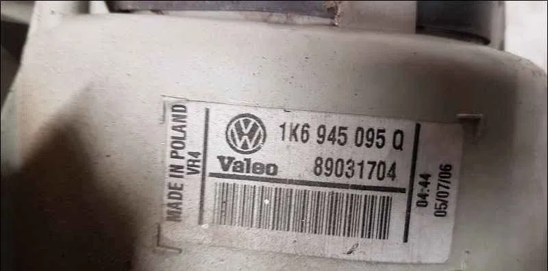 Catadioptre arg VOLKSWAGEN GOLF V occasion — photo 3