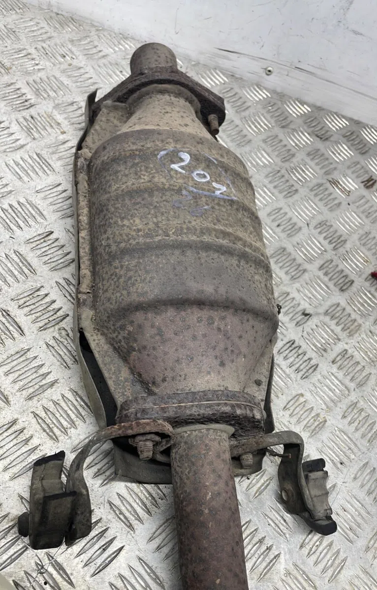 Catalyseur NISSAN ALMERA 1 PHASE 1 occasion — photo 3