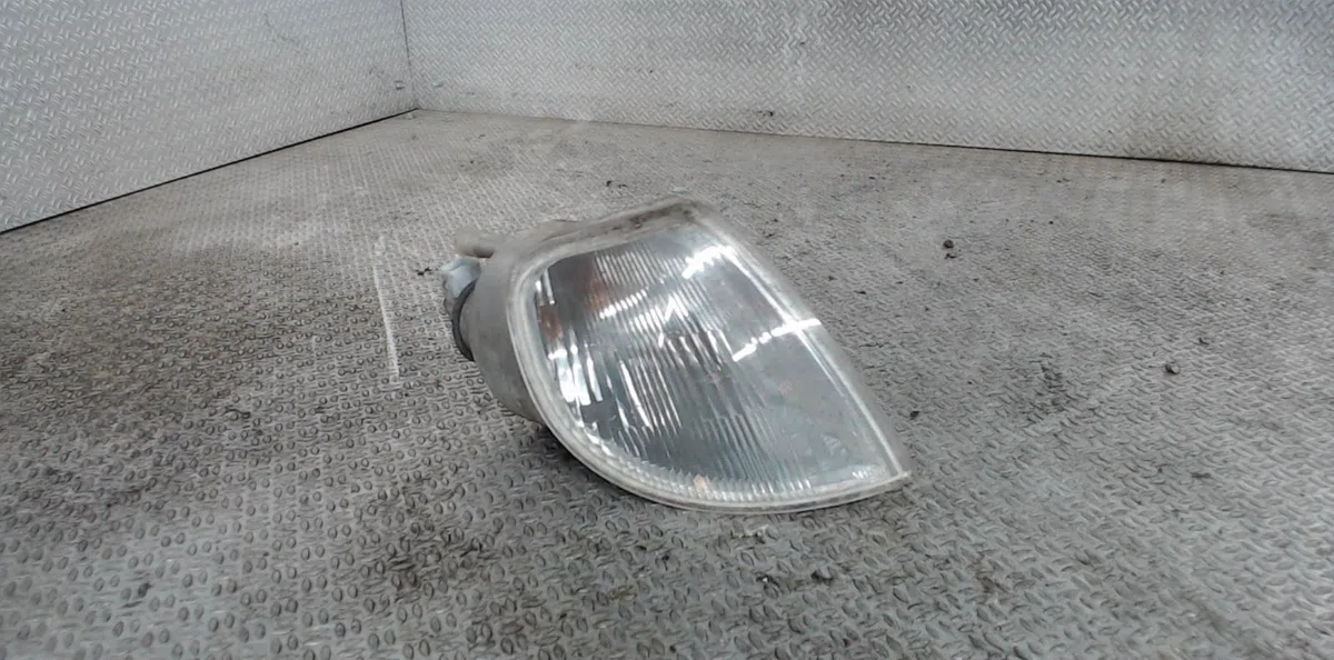 Clignotant droit CITROEN SAXO  SAXO PHASE 1 occasion — photo 2