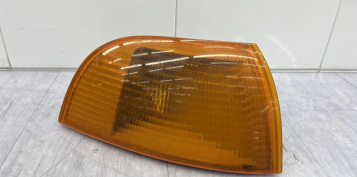 Clignotant droit FIAT PUNTO 1 PHASE 1 occasion — photo 3