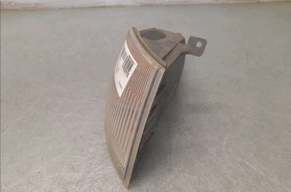 Clignotant droit HONDA CIVIC IV  1.5i 90ch occasion — photo 3
