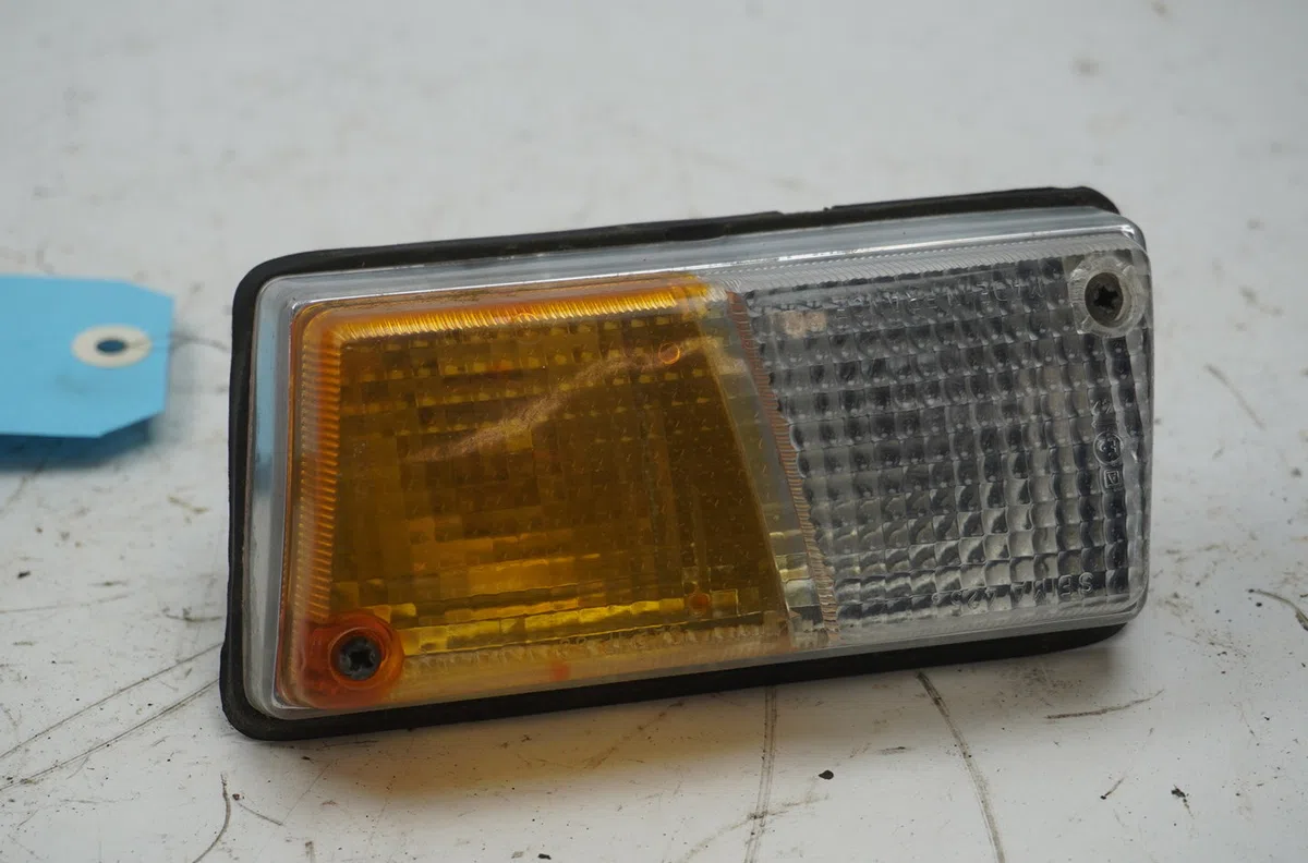 Clignotant droit IVECO DAILLY II  35-8.1 2.5D occasion — photo 4
