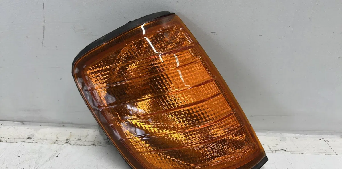Clignotant droit MERCEDES 300 W124 PHASE 1 occasion — photo 2
