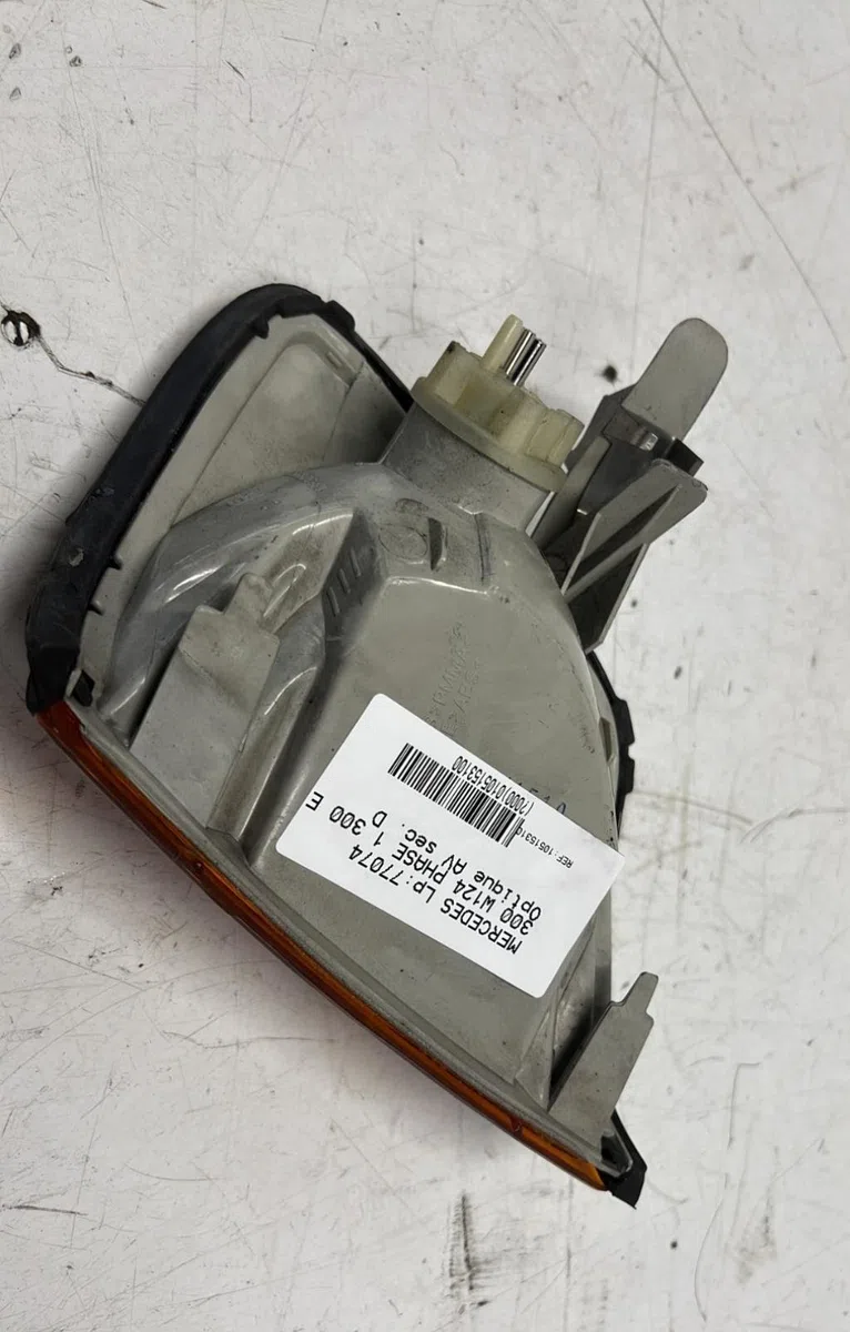 Clignotant droit MERCEDES 300 W124 PHASE 1 occasion — photo 4