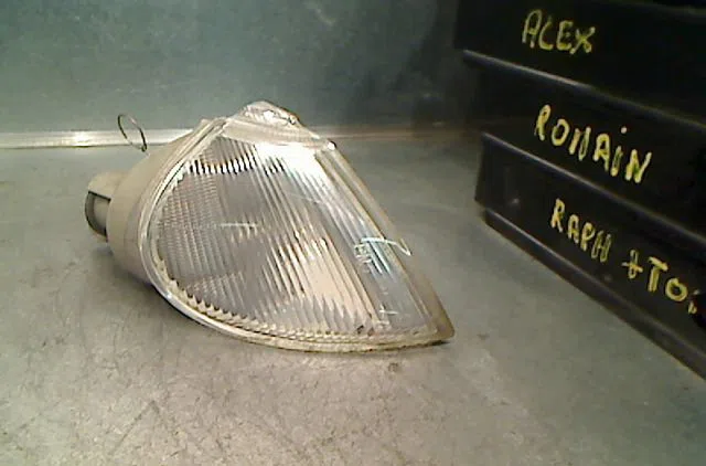 Clignotant droit Renault LAGUNA I (B56_, 556_) 2.2 d (b56f-2) (1993-2001) occasion — photo 2