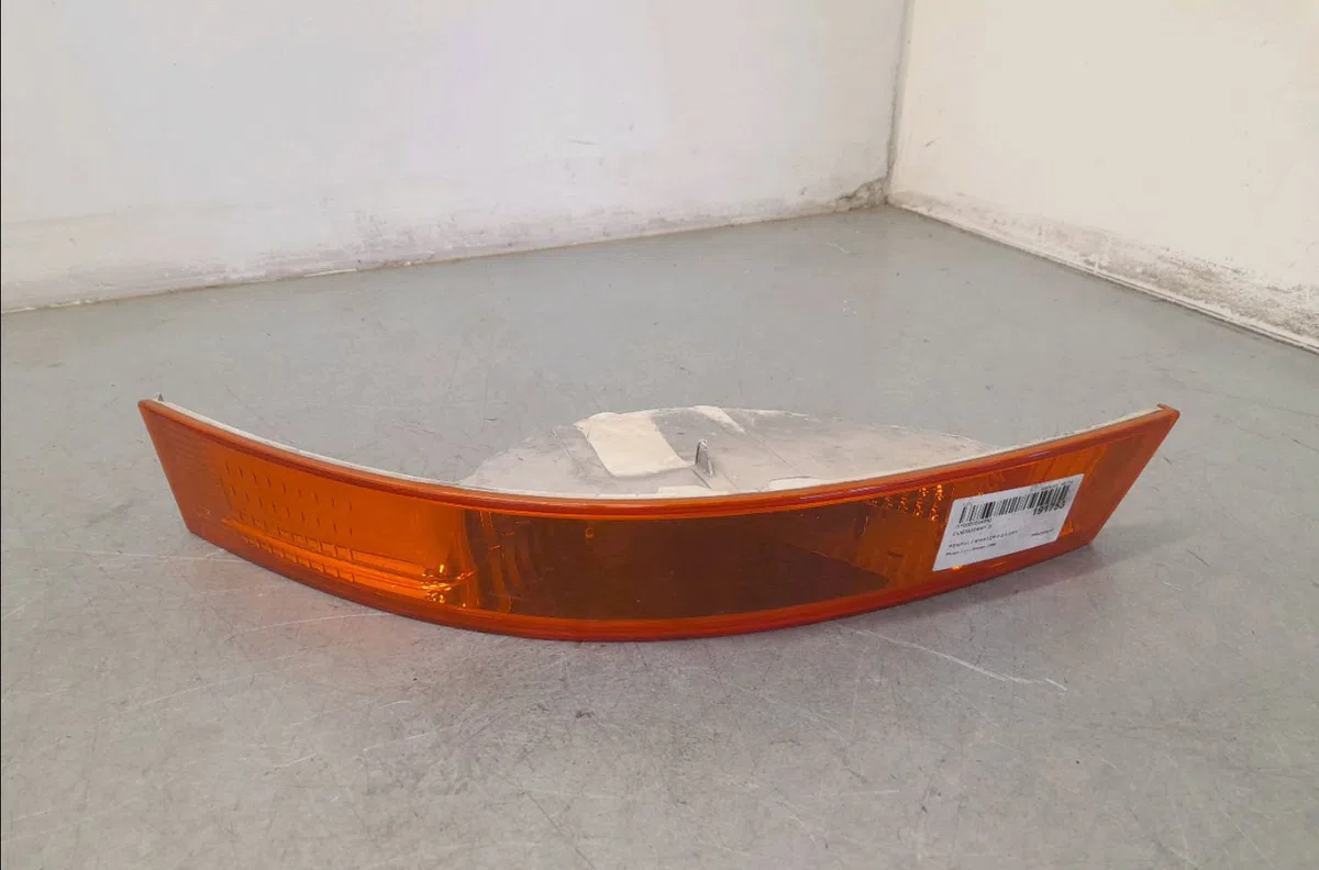 Clignotant droit Renault MASTER II Camionnette (FD) 2.5 dci 100 (fd0u, fd0v) (2003) occasion