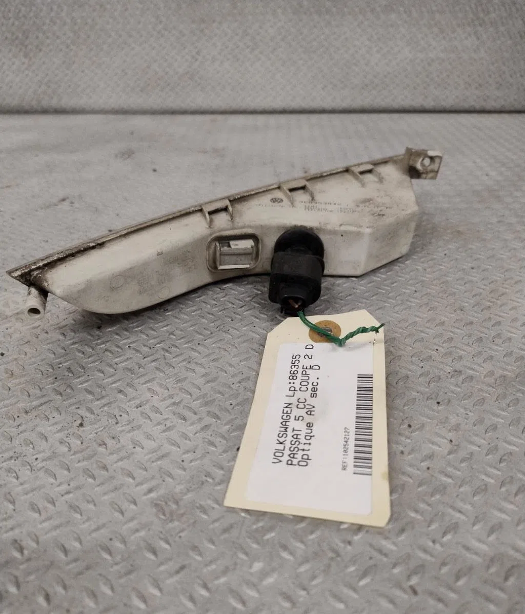 Clignotant droit VOLKSWAGEN PASSAT 5  PASSAT 5 CC COUPE occasion — photo 2