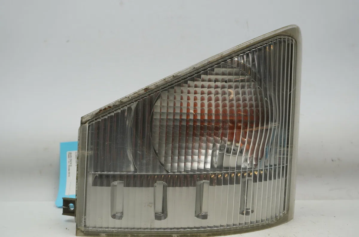 Clignotant gauche ISUZU Serie N  3.0D 150ch occasion — photo 2