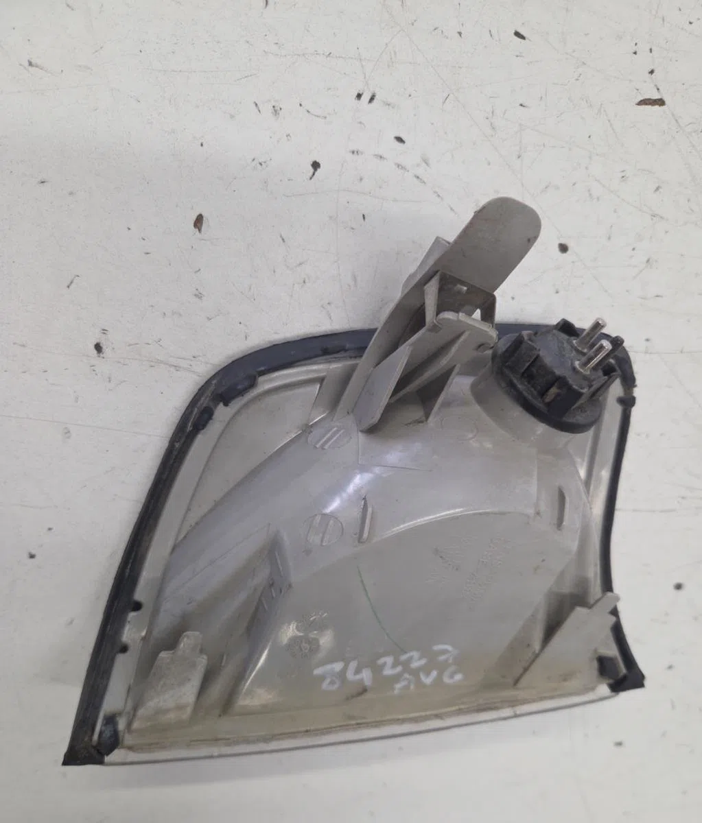 Clignotant gauche MERCEDES 300 W124 PHASE 1 occasion — photo 2