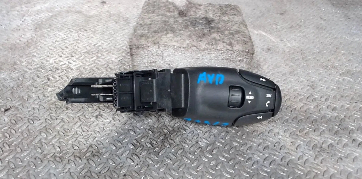 Commande autoradio Peugeot 407 (6D_) 1.6 hdi 110 (6d9hzc, 6d9hyc) (2004-2010) occasion — photo 2