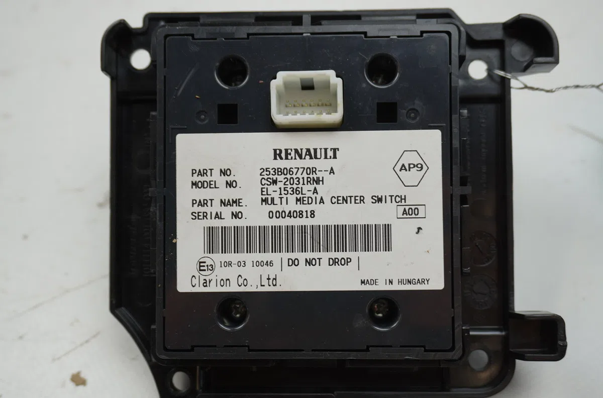 Commande autoradio Renault MEGANE III Coupé (DZ0-1_) 2.0 r.s. (2008) occasion — photo 2