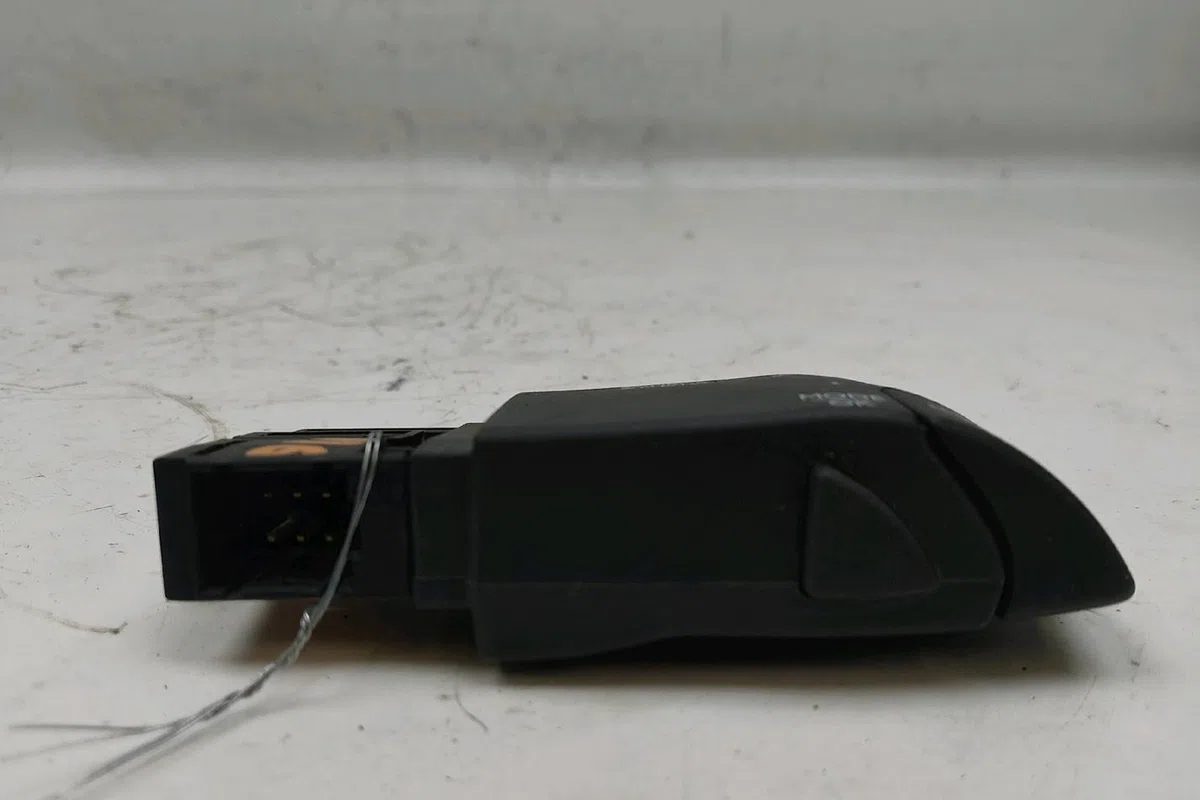 Commande autoradio Renault TWINGO III (BCM_, BCA_) 0.9 tce 95 (2019) occasion — photo 2