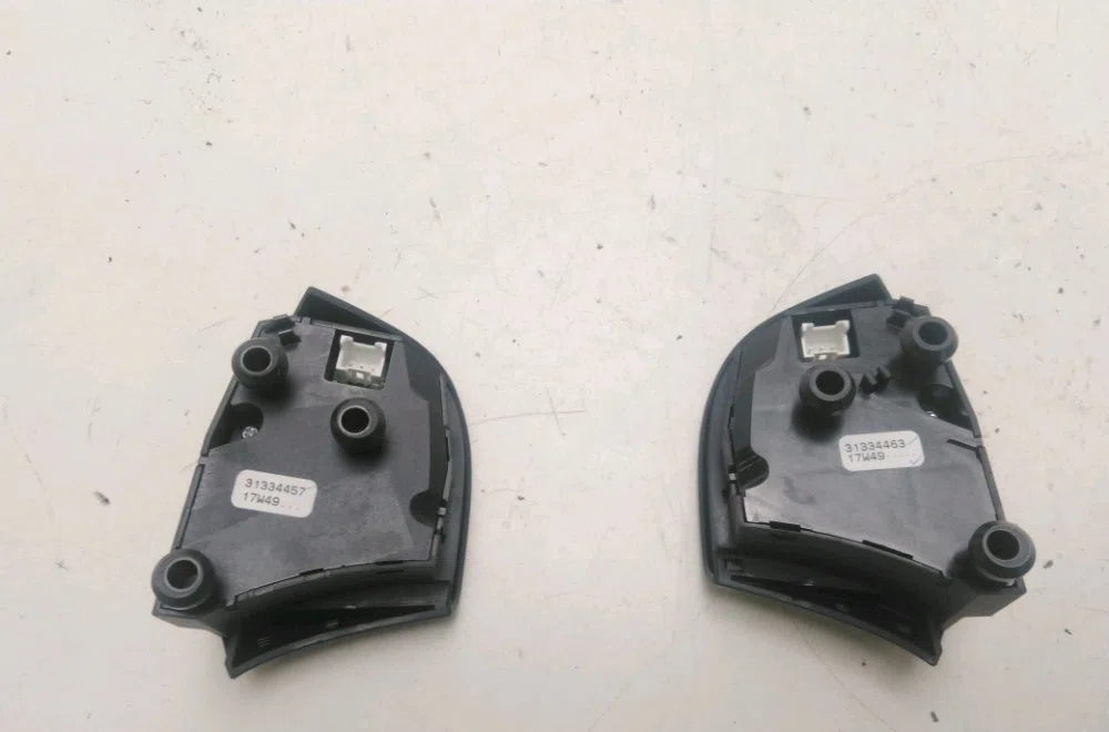 Commande autoradio Volvo V40 3-5 portes (525) T2 (2015-2019) occasion — photo 2
